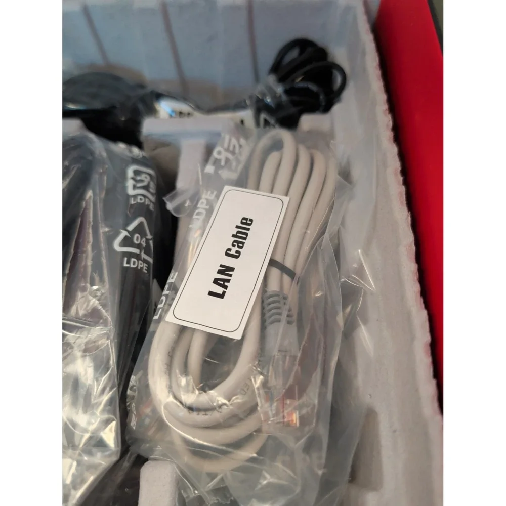 Samsung Network Extender SCS-2U01 / Verizon Signal Booster in NIB